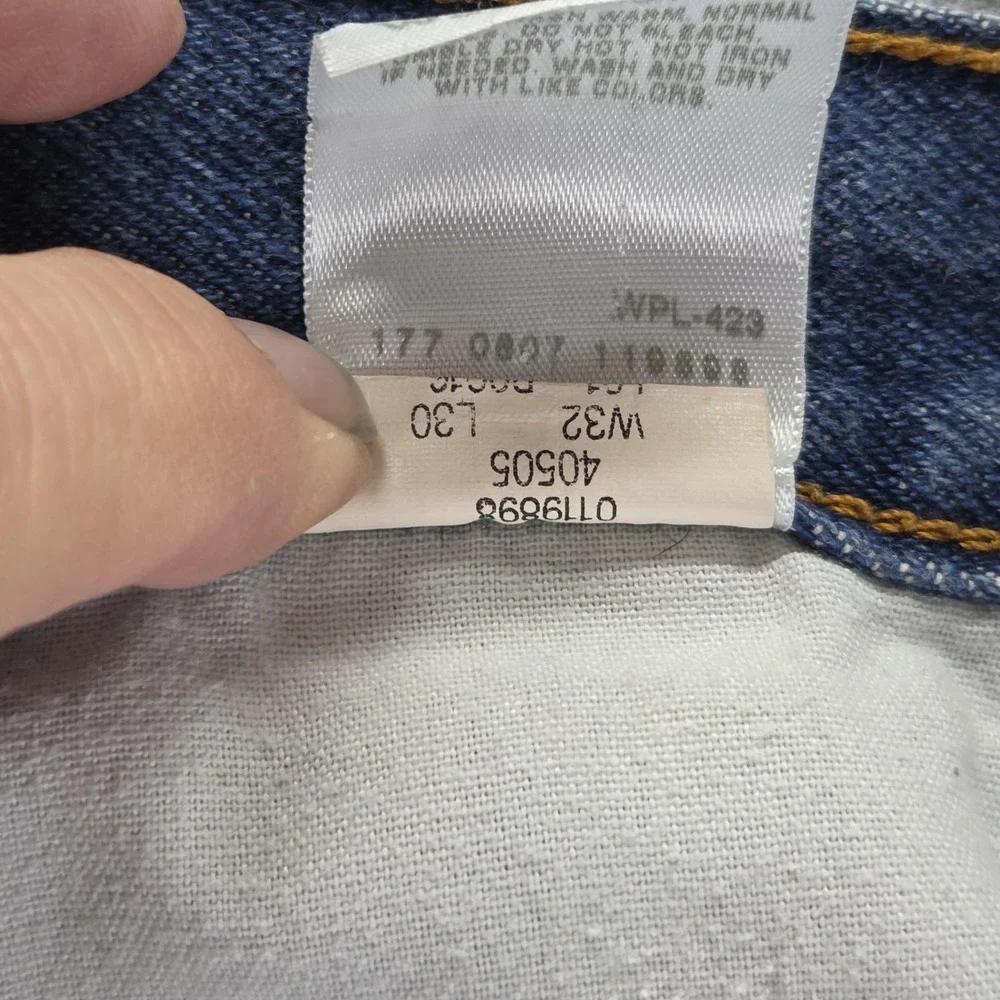 Levis 505 Jeans Mens 32x30 Blue Medium Wash‎ Straight Zip Fly Regular Fit Denim